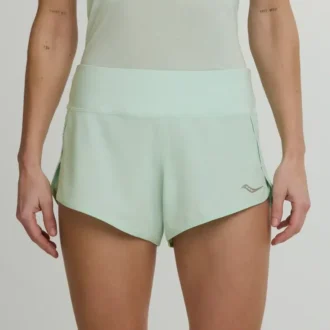 Outpace 2.5″ split shorts för dam
