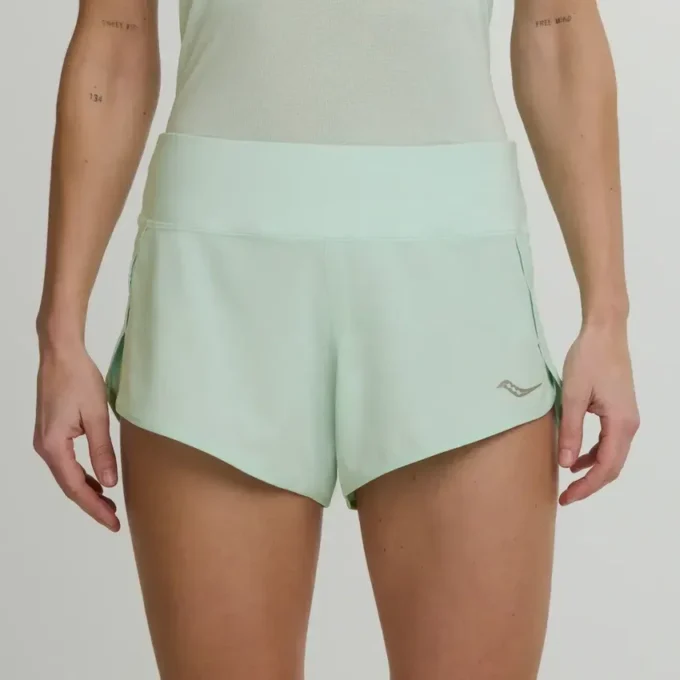Outpace 2.5″ split shorts för dam Outpace 2.5″ split shorts för dam
