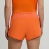 Outpace 2.5″ split shorts för dam Outpace 2.5″ split shorts för dam