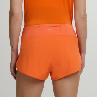 Outpace 2.5″ split shorts för dam