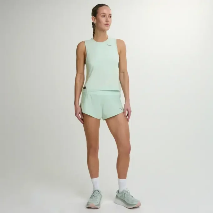 Outpace 2.5″ split shorts för dam Outpace 2.5″ split shorts för dam
