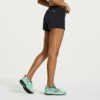 Outpace 2.5″ split shorts för dam Outpace 2.5″ split shorts för dam