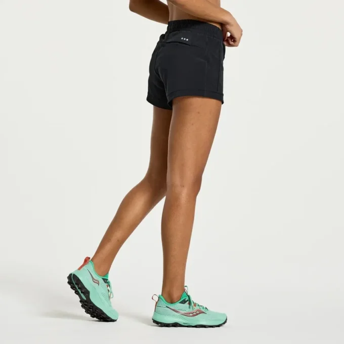 Outpace 2.5″ split shorts för dam Outpace 2.5″ split shorts för dam