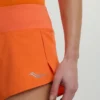 Outpace 2.5″ split shorts för dam Outpace 2.5″ split shorts för dam